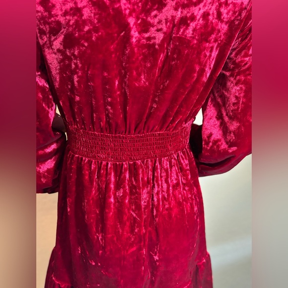 🌲♥️ City Vibe Red Long Sleeve Crushed Velvet Tiered Dress - Picture 8 of 9